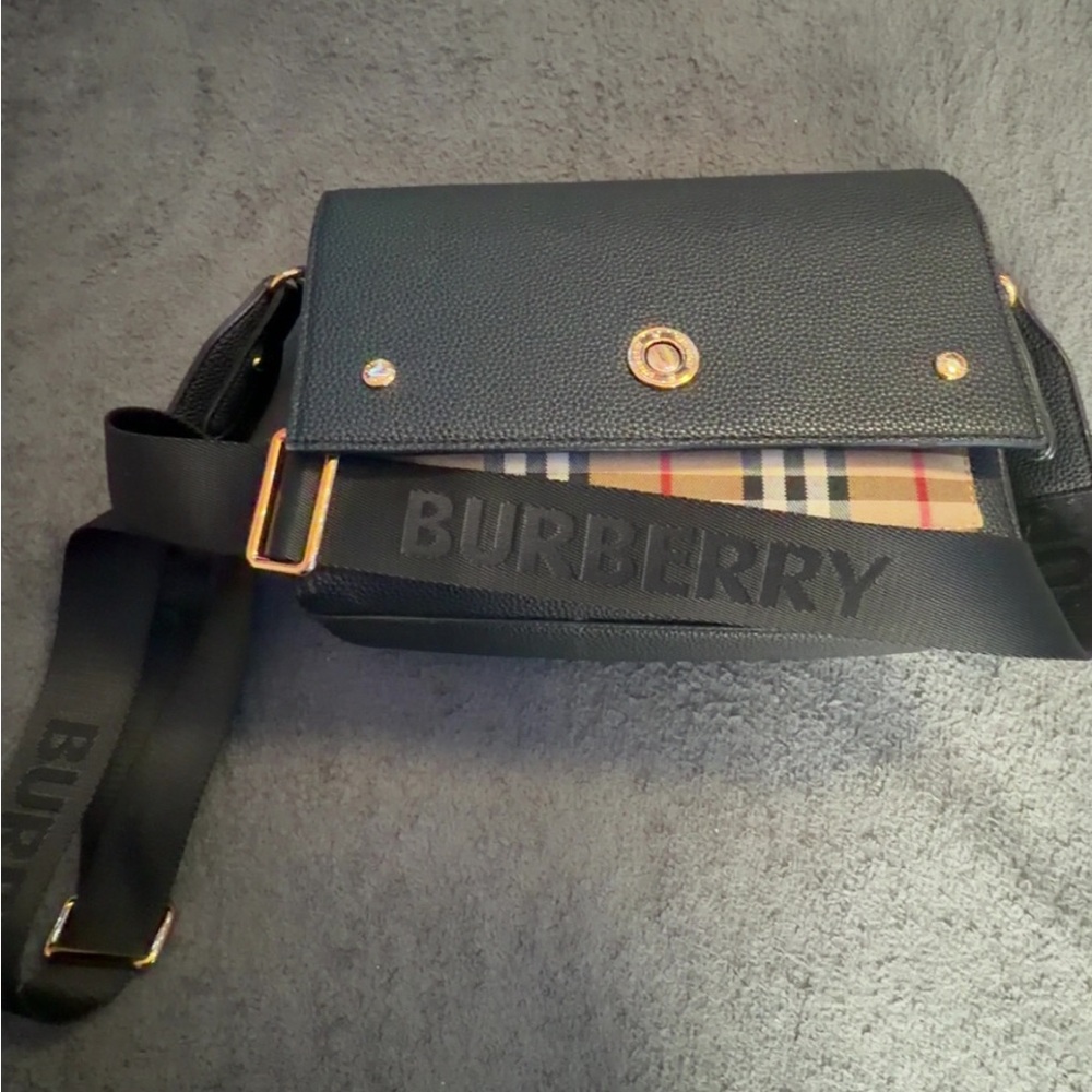 Burberry Black Leather Bag with Plaid Detail - Picture 2 of 5